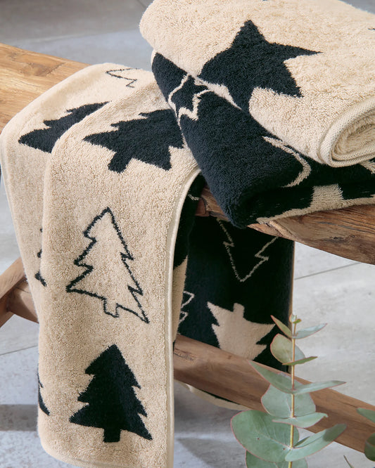 Cawö Handtuch „Christmas Edition Tannenbäume“ – Beige/Schwarz