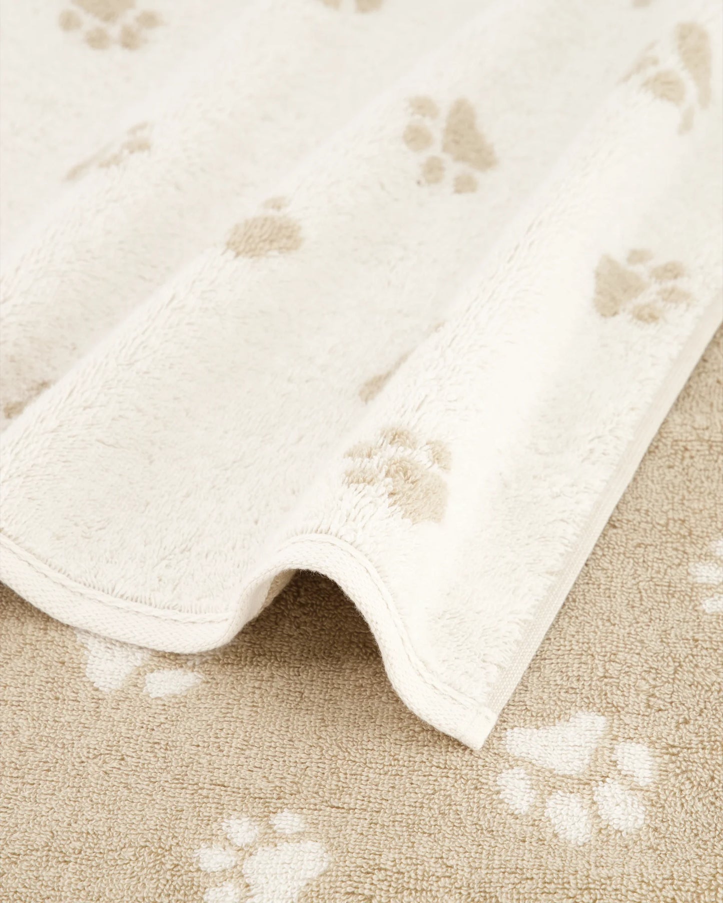 Cawö Handtuch WE LOVE DOGS Paws Beige